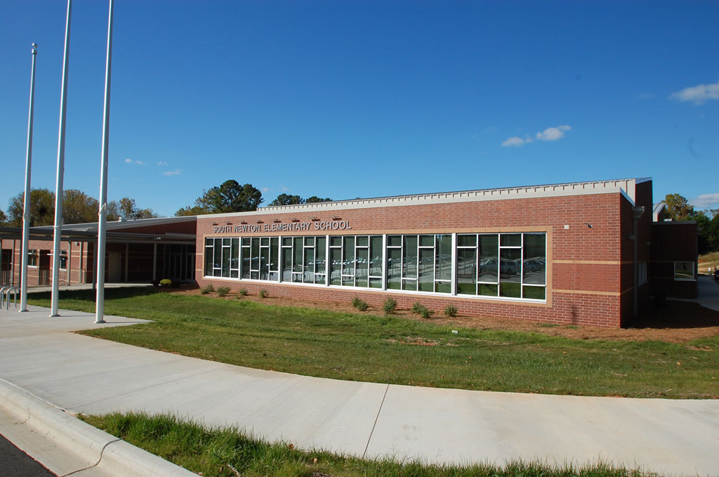 Newton-Lee Elementary School / Overview